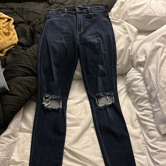 Fashion nova high rise distressed skinny jeans - Picture 3 of 8